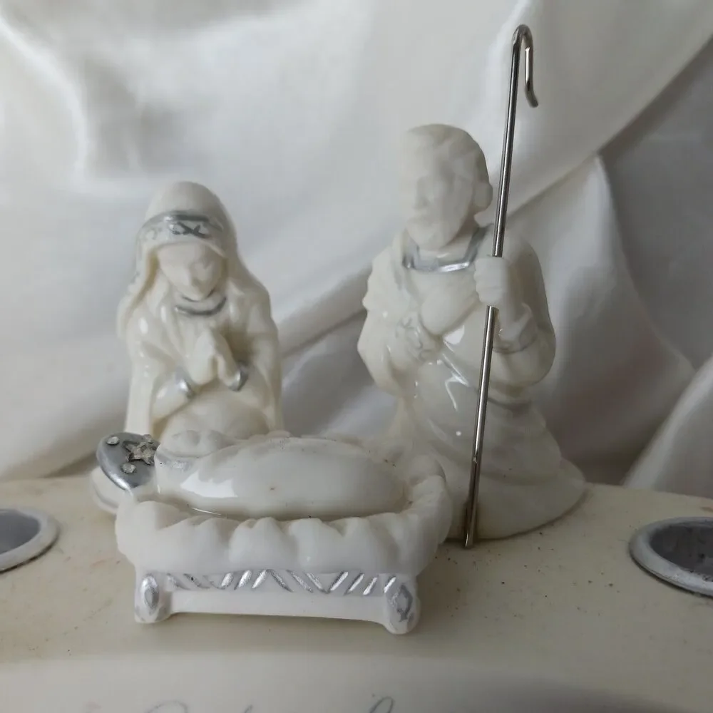 O Come, Emmanuel Nativity 2004 Hallmark Keepsake Advent ~ Candle Holder ~ w/ Box